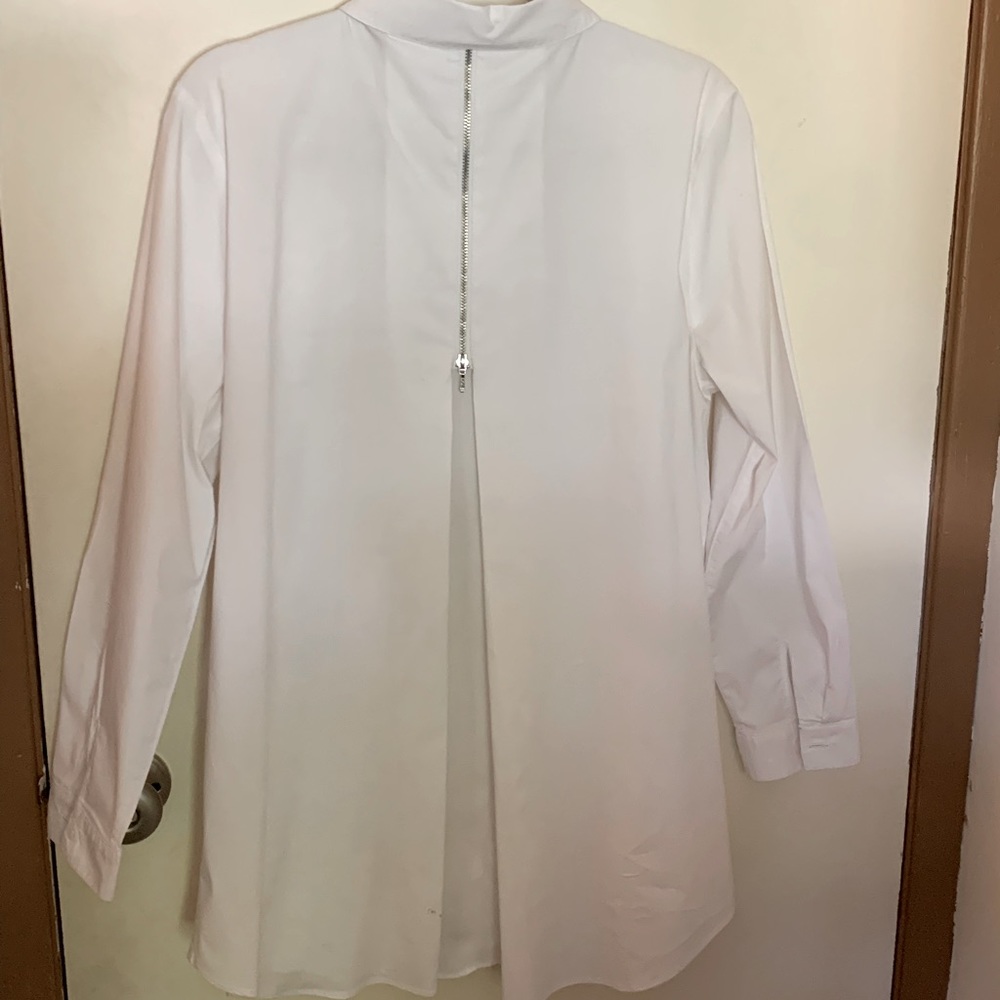 Stylish white blouse - Picture 2 of 7